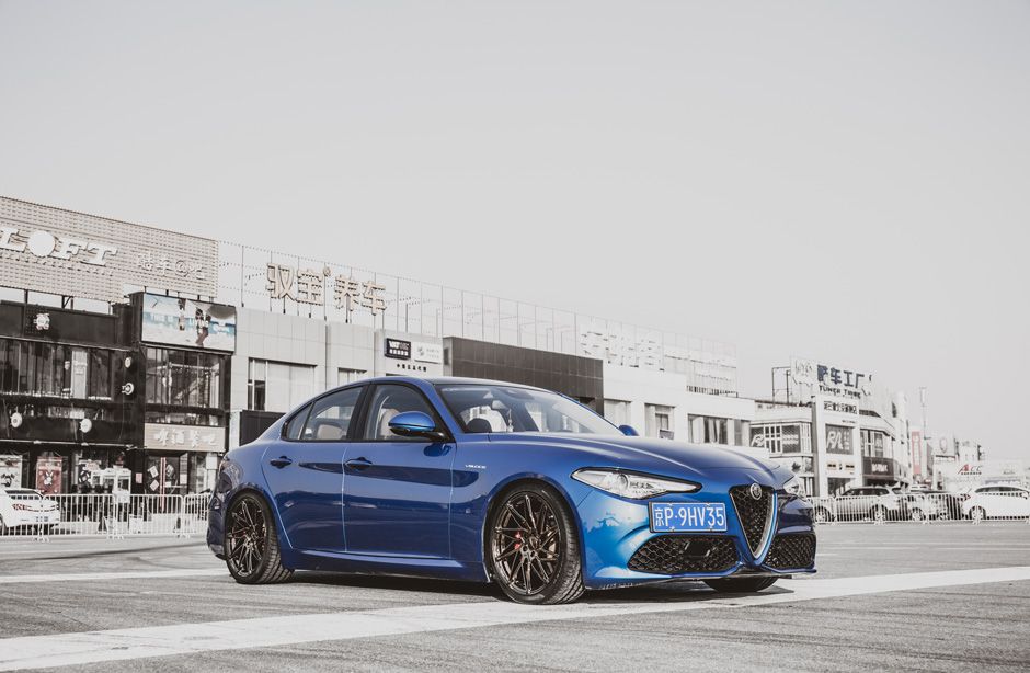 Alfa Romeo Giulia Blue Ace Alloy DRIVEN | Wheel Front