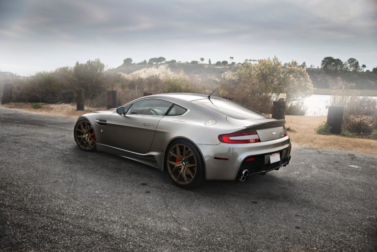 Aston-Martin-V8-Vantage-ZS05-3