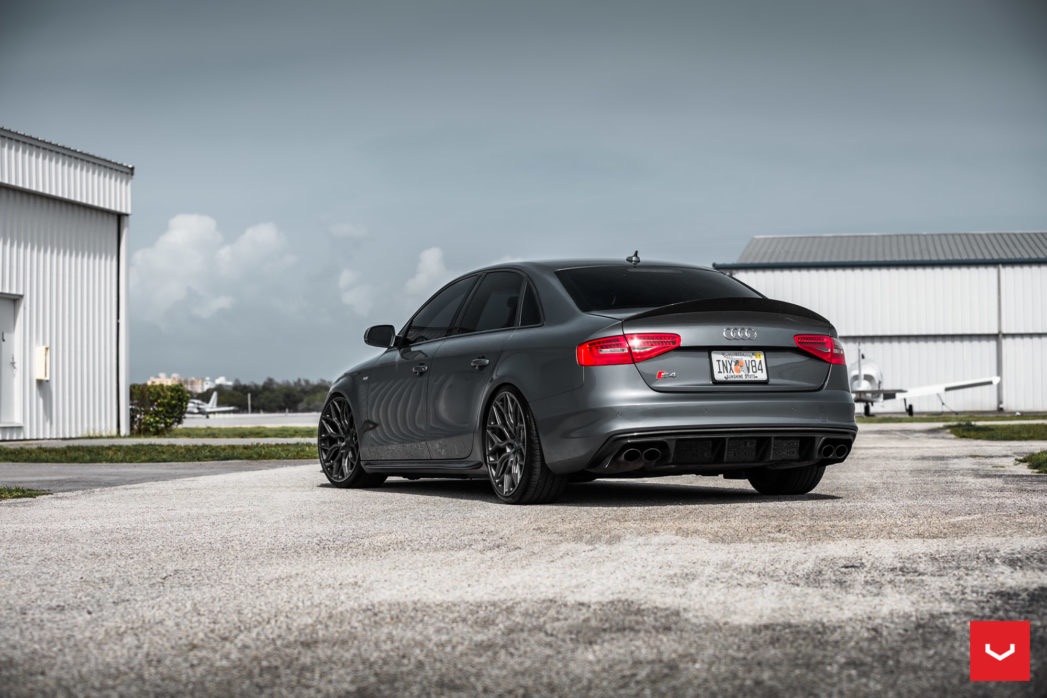 B 8 9 d 8. Ауди s4 b8. Audi a4 s4 b8 stance. Audi s4 b8 Рестайлинг Wheels. Audi s4 Vossen Wheels.