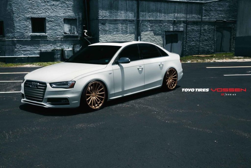 Audi_A4_VFS2_61a-1047x698