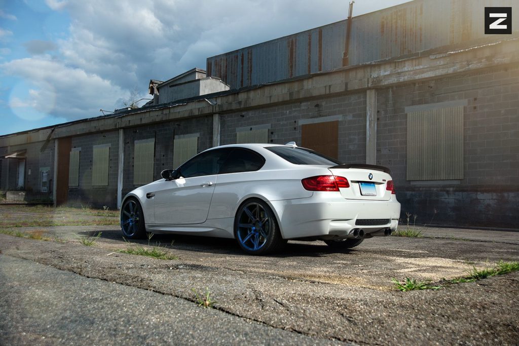 BMW-E92-M3-White-MagBlue-ZS07-38