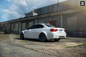 BMW-E92-M3-White-MagBlue-ZS07-38