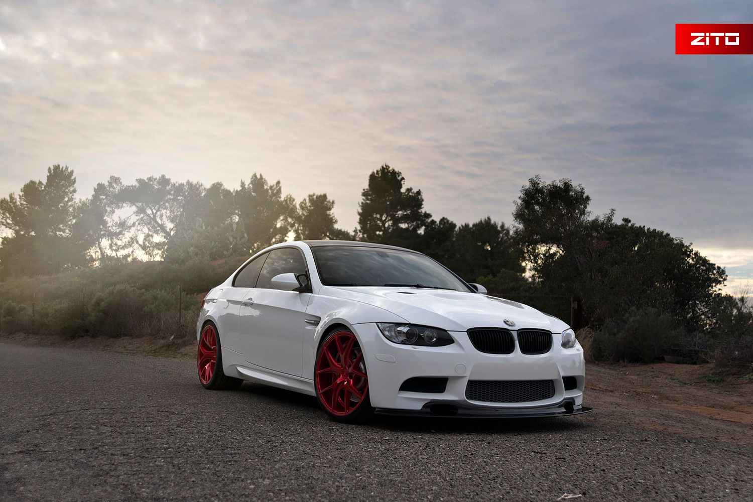 BMW-E92-M3-White-Red-ZS05-2