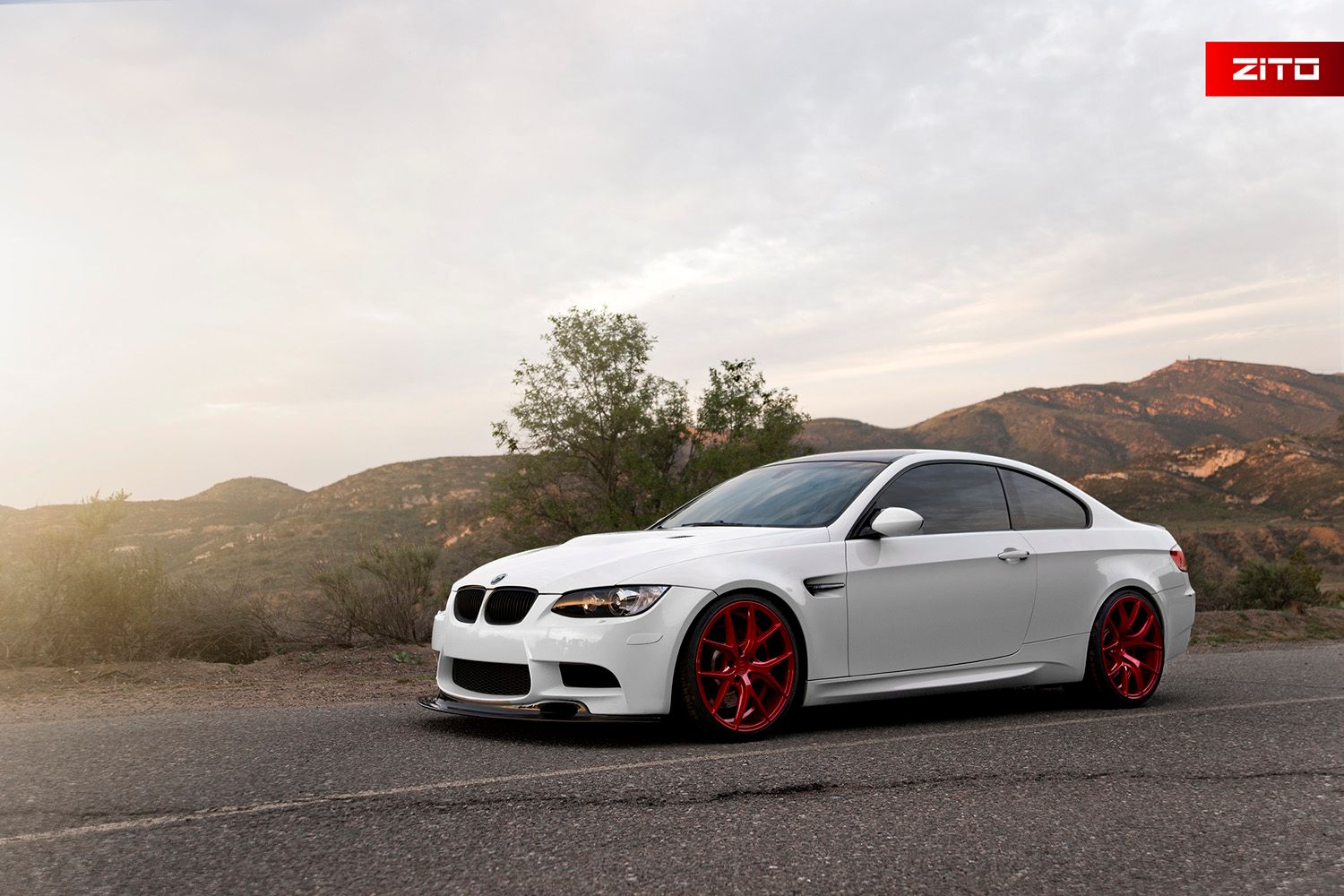 BMW-E92-M3-White-Red-ZS05-3