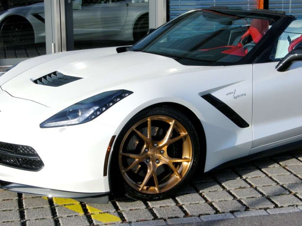C7-Conv.-foliert-frt-corner-Velos-bronce-detail