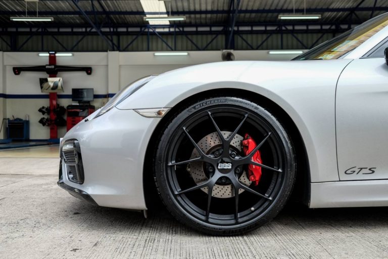 porsche-cayman-gts-981-silver-bbs-fi-r-wheel-front