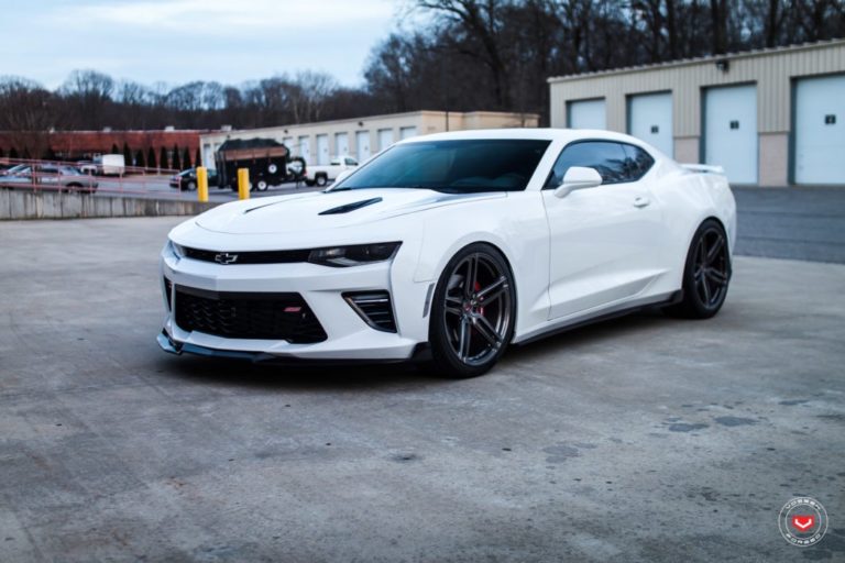 Chevrolet_Camaro-SS_Vossen_HC1_wheels_1