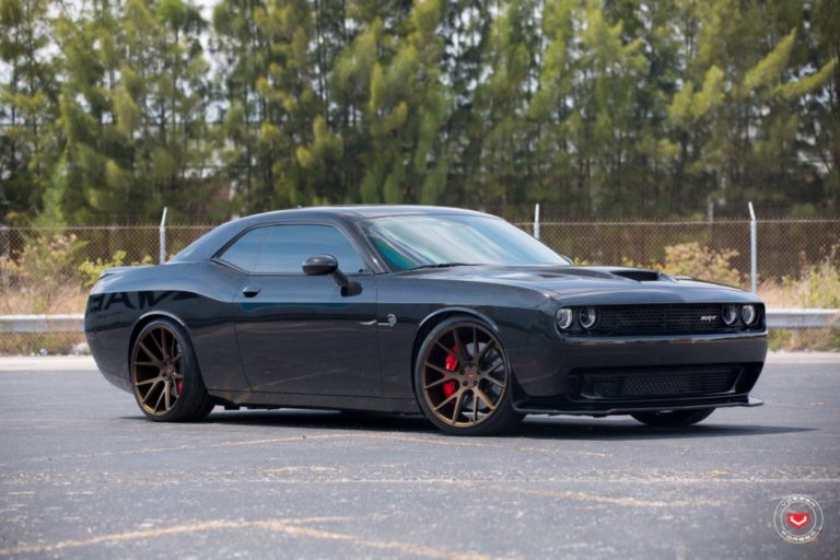 Dodge_Challenger_VPS-306_9b844990-1047x698