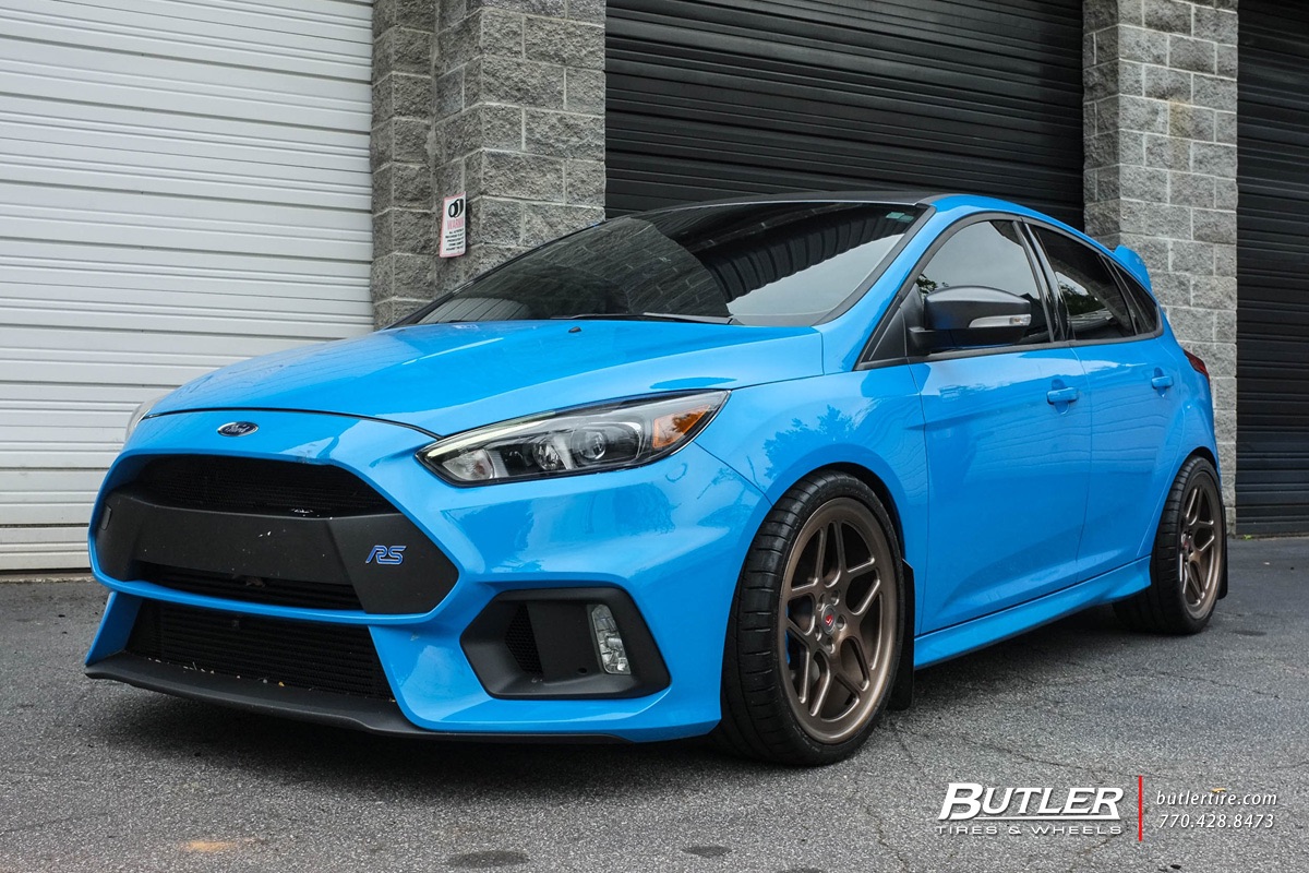 Ford-Focus-RS-with-19in-Vossen-LC104-Wheels-and-Michelin-Pilot-Super-Sport-Tires-6