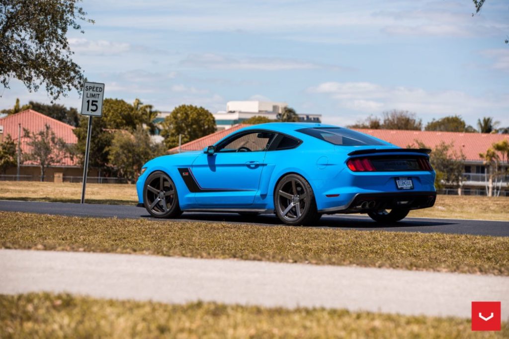 Ford_Mustang_CV3R_1ff6208e-1047x698