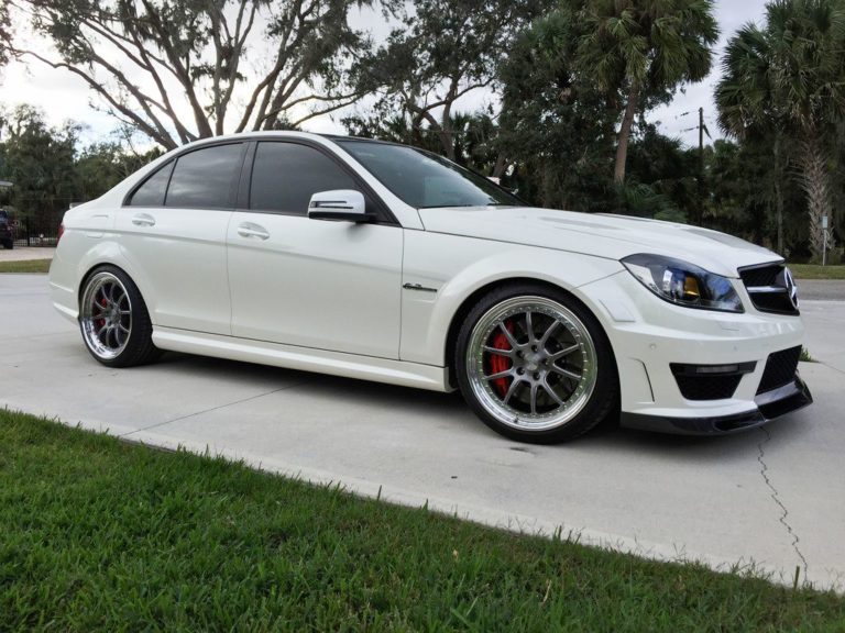Mercedes-Benz C63 AMG W204 White CCW HS540 | Wheel Front
