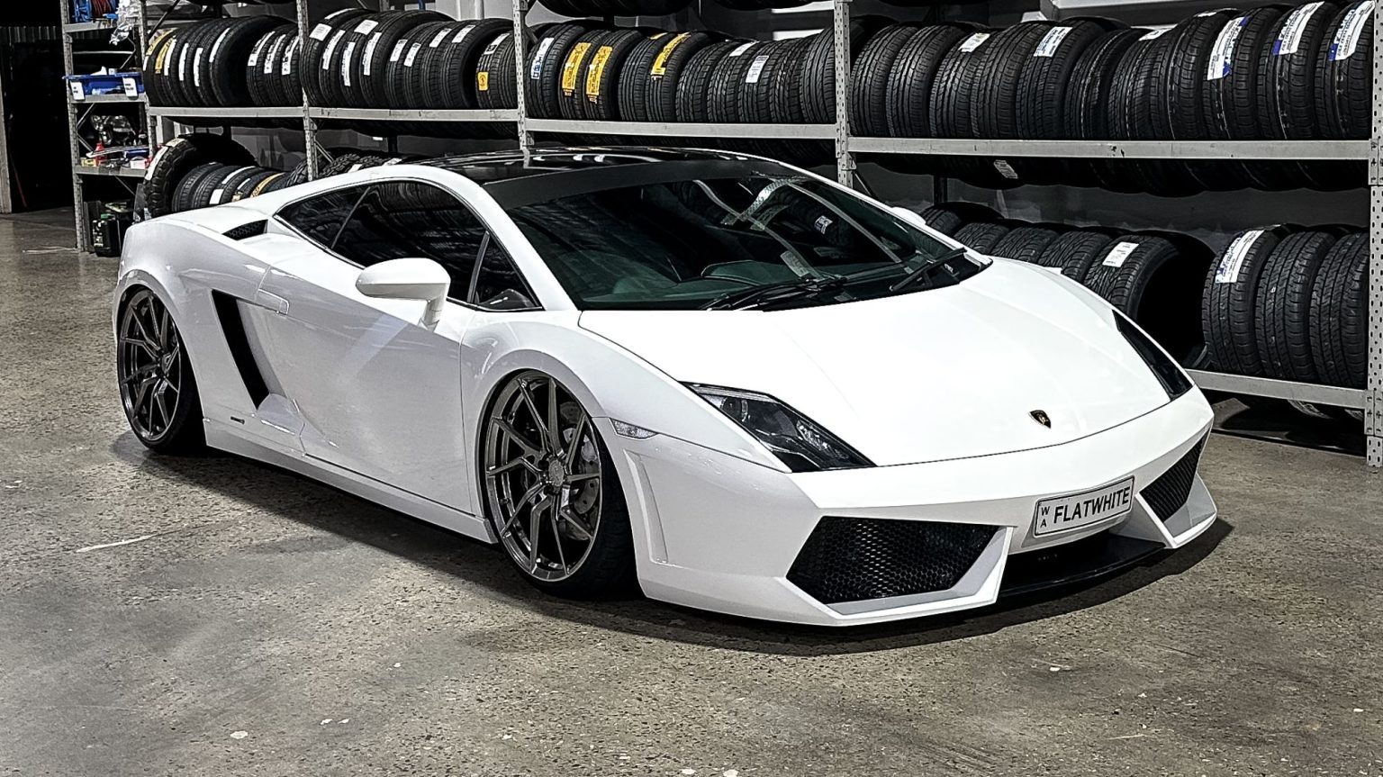lamborghini-gallardo-white-koya-kf106-wheel-front
