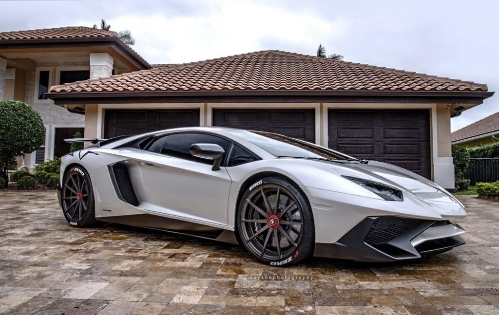 Lambo-1-1030x651