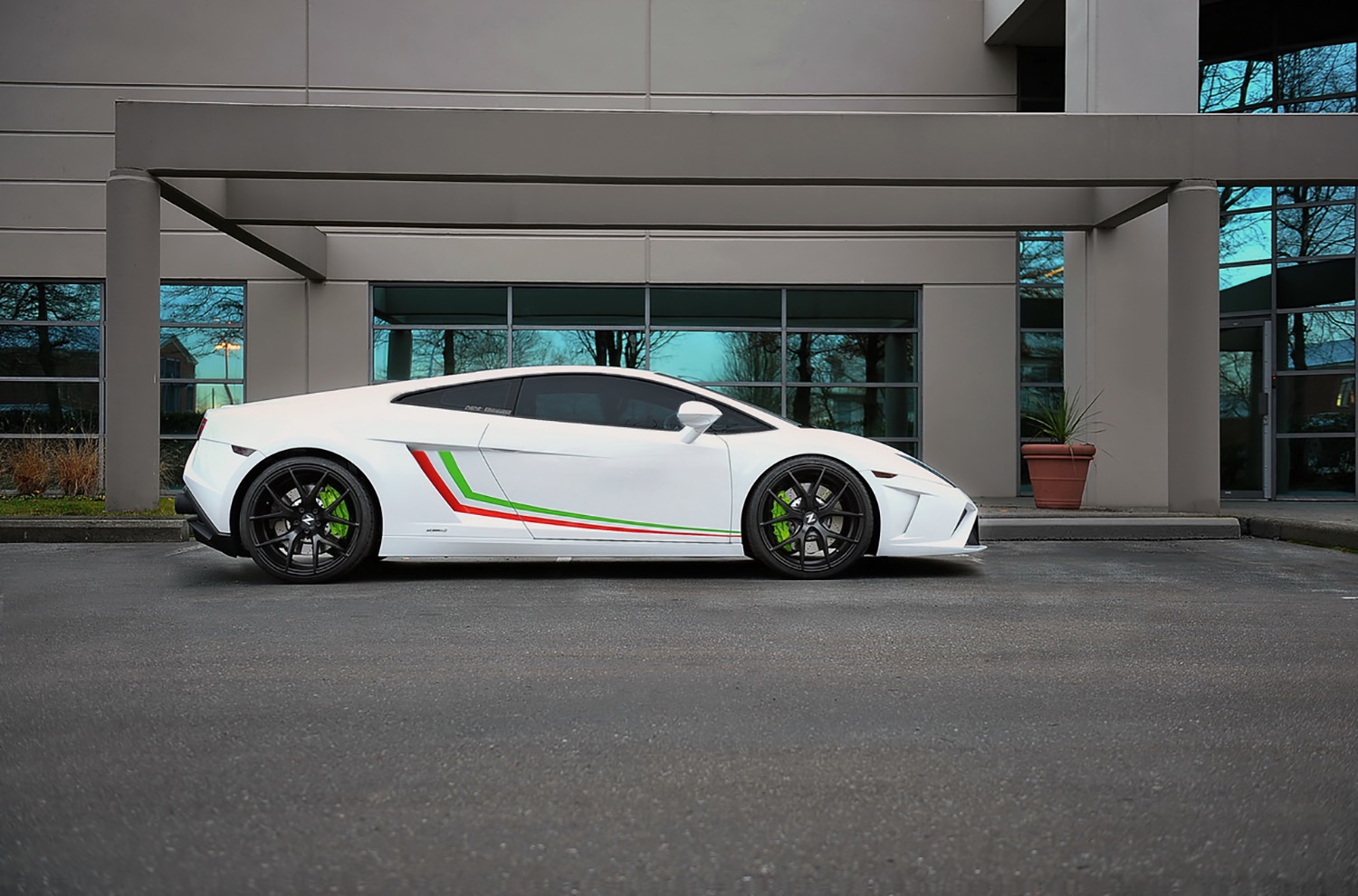 Lamborghini-Huracan-LP560-White-ZS05-2