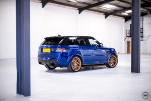 Land-Rover_Range-Rover_UV-1_d07984a7-1047x698