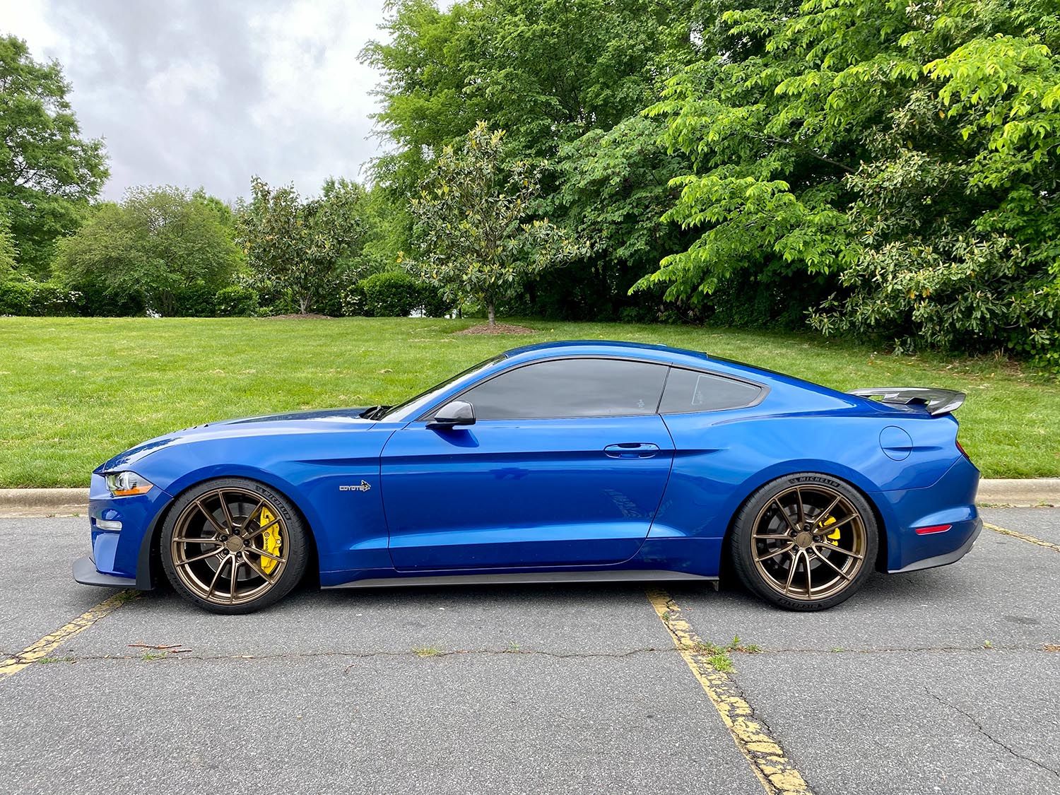 Ford Mustang GT S550 Blue with Bronze Velgen VF5 Wheel Front