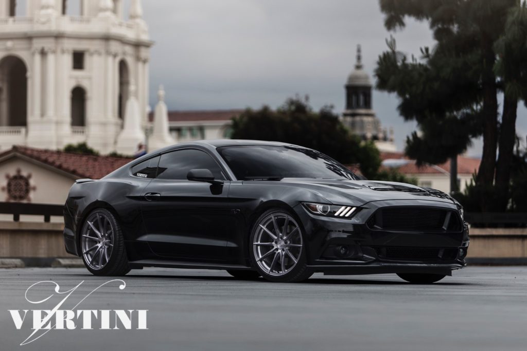 MUSTANG_PAS_FRONT3QUARTER_02