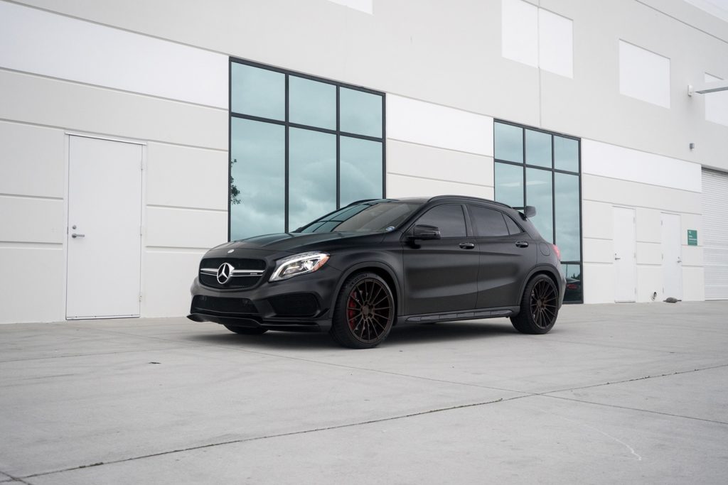 Mercedes-Benz-GLA45-AMG-Bronze-ZS15-2
