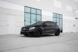 Mercedes-Benz-GLA45-AMG-Bronze-ZS15-2