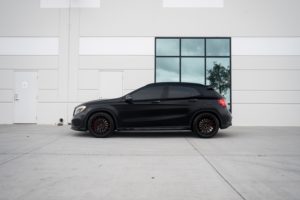 Mercedes-Benz-GLA45-AMG-Bronze-ZS15-4