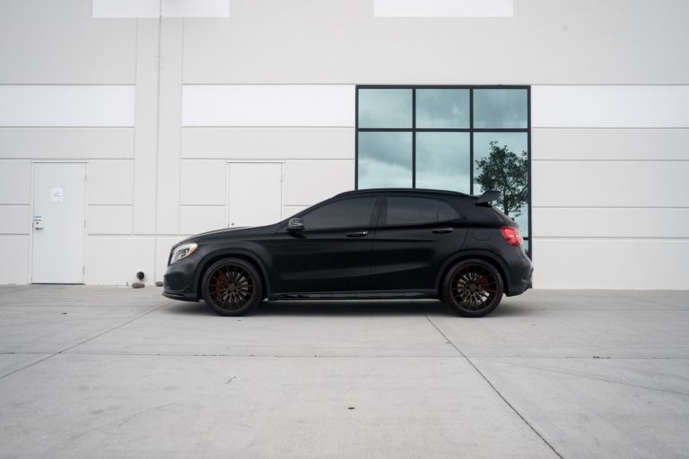 Mercedes-Benz-GLA45-AMG-Bronze-ZS15-4