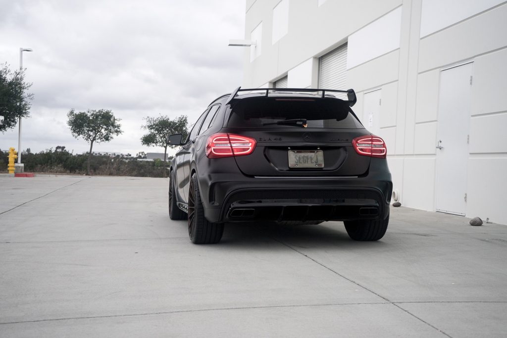 Mercedes-Benz-GLA45-AMG-Bronze-ZS15-9