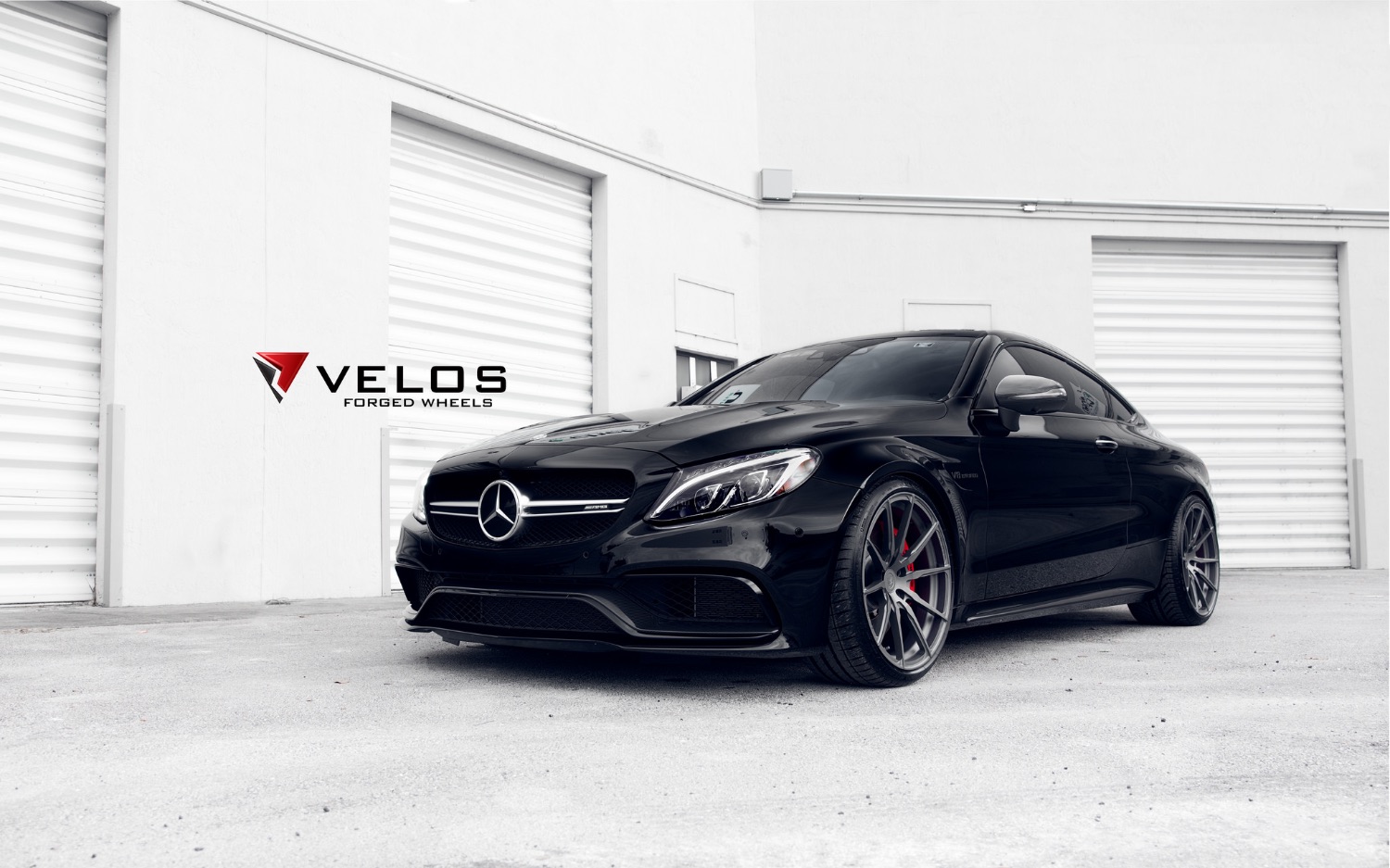 Mercedes_C63_velos-S10-black-wheels-1