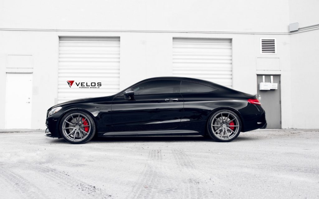 Mercedes_C63_velos-S10-black-wheels-2