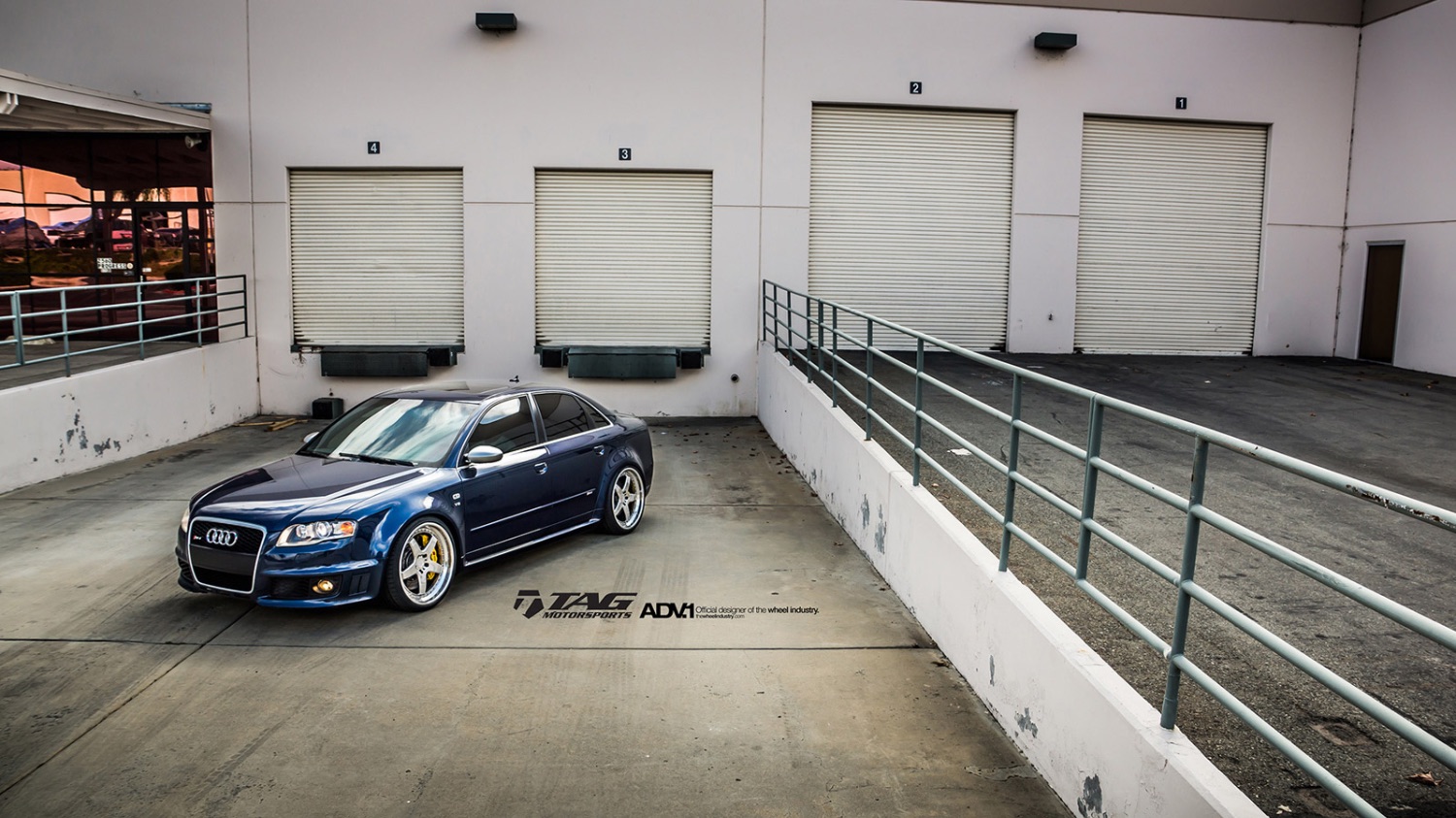 Mugello-Blue-Audi-RS4-ADV5-Track-Function-CS-Series-Wheels-Image-3