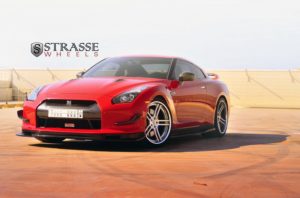 Nissan-GTR-R35-Strasse-1