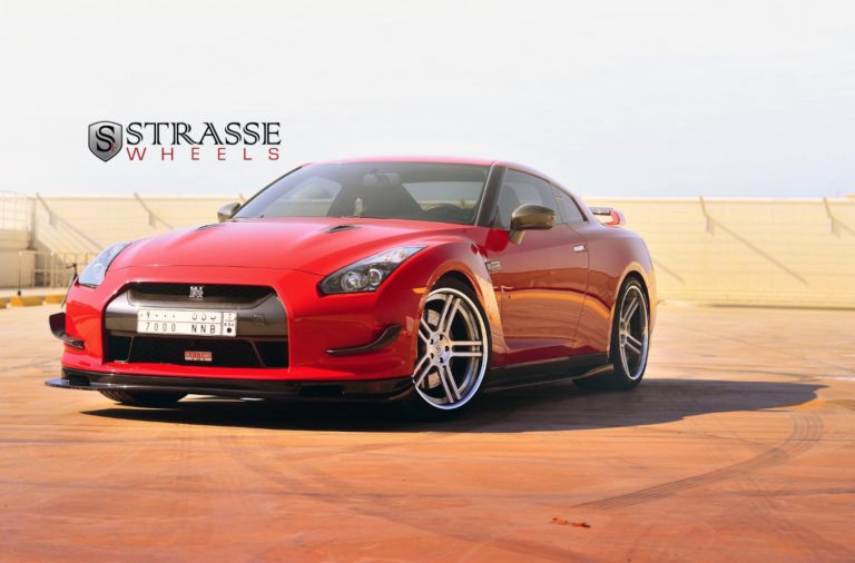 Nissan-GTR-R35-Strasse-1
