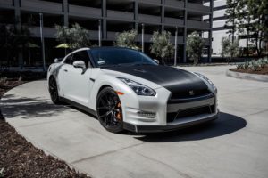 Nissan-GTR-White-Black-ZS05-6