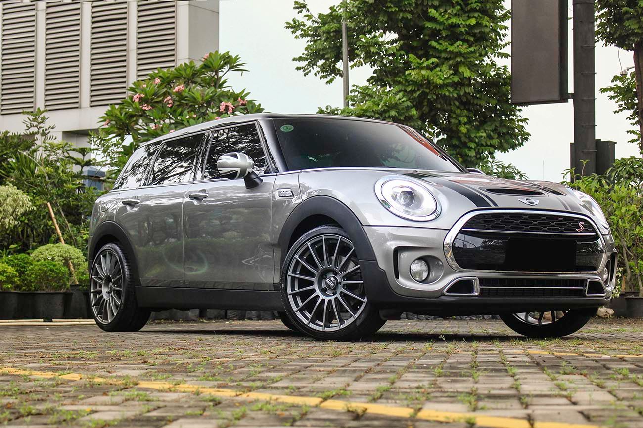 https://wheelfront.com/wp-content/uploads/formidable/8/OZ_Superturismo_LM_with_Mini_Cooper_Clubman_R55_gallery_7-1.jpg