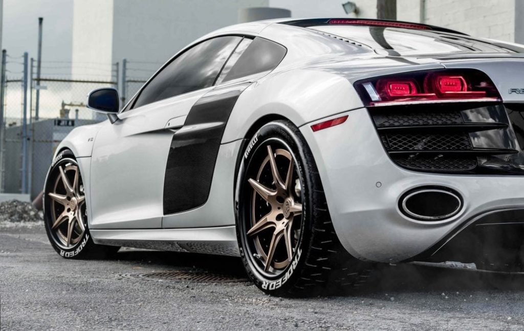 R8-V10-Passion-19in-1-1-1030x651