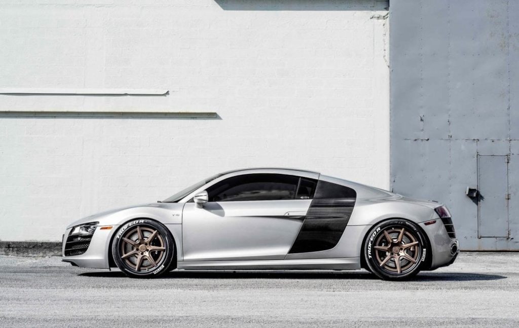 R8-V10-Passion-19in-2-1-1030x651