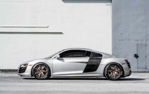 R8-V10-Passion-19in-2-1-1030x651