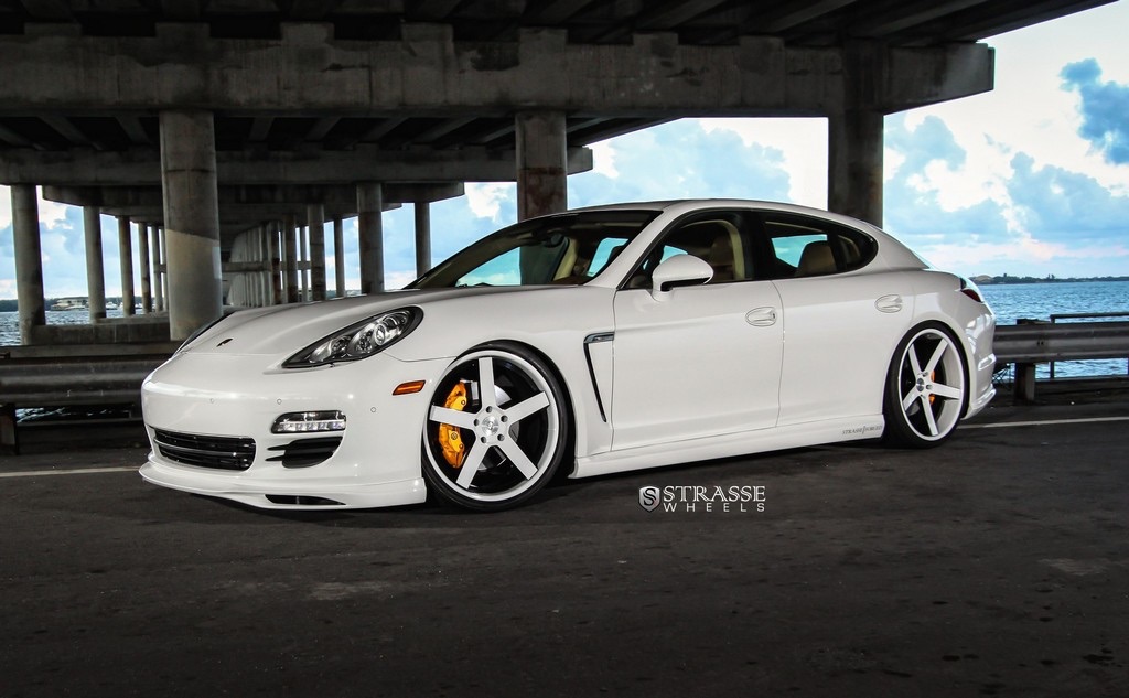 Strasse_12-09-11_Panamera_005