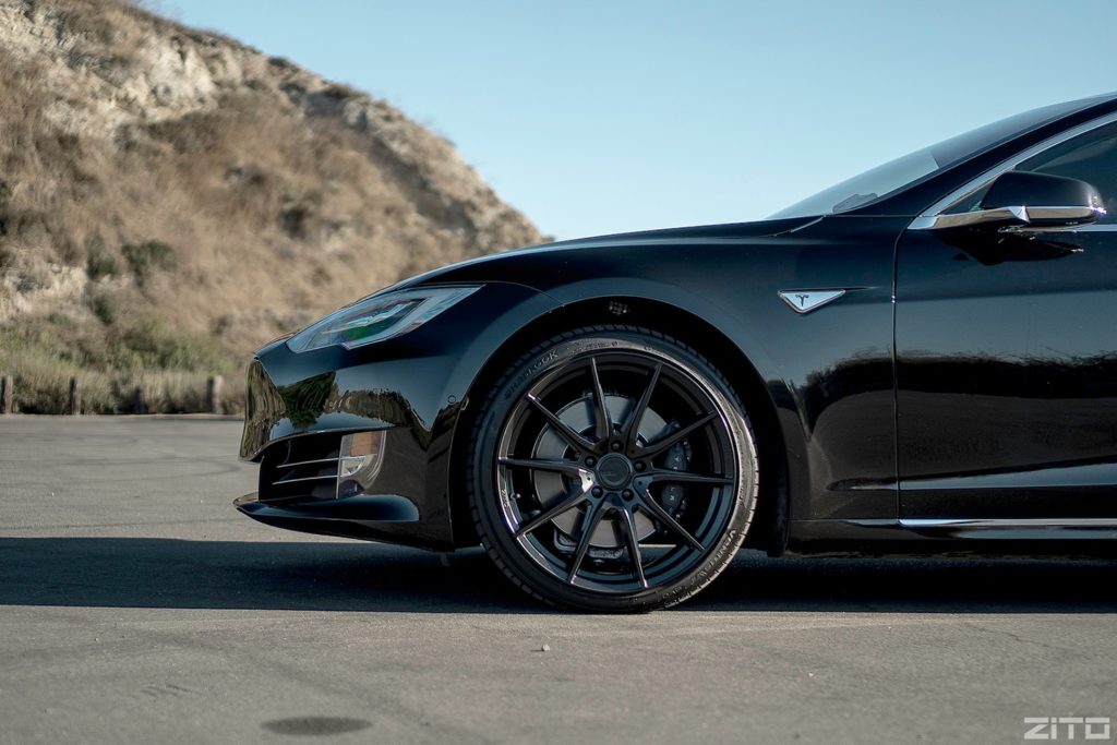 Tesla-P70D-ZF03-17