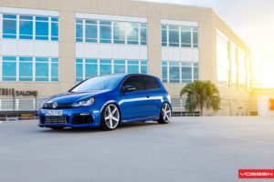VW-Golf-R-Mk6-Vossen-CV3R-wheels-1