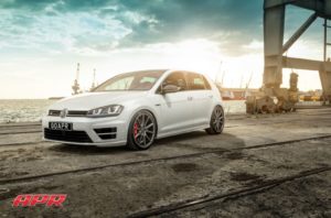 VW_Golf-R_VFS1_edc29132-1047x690