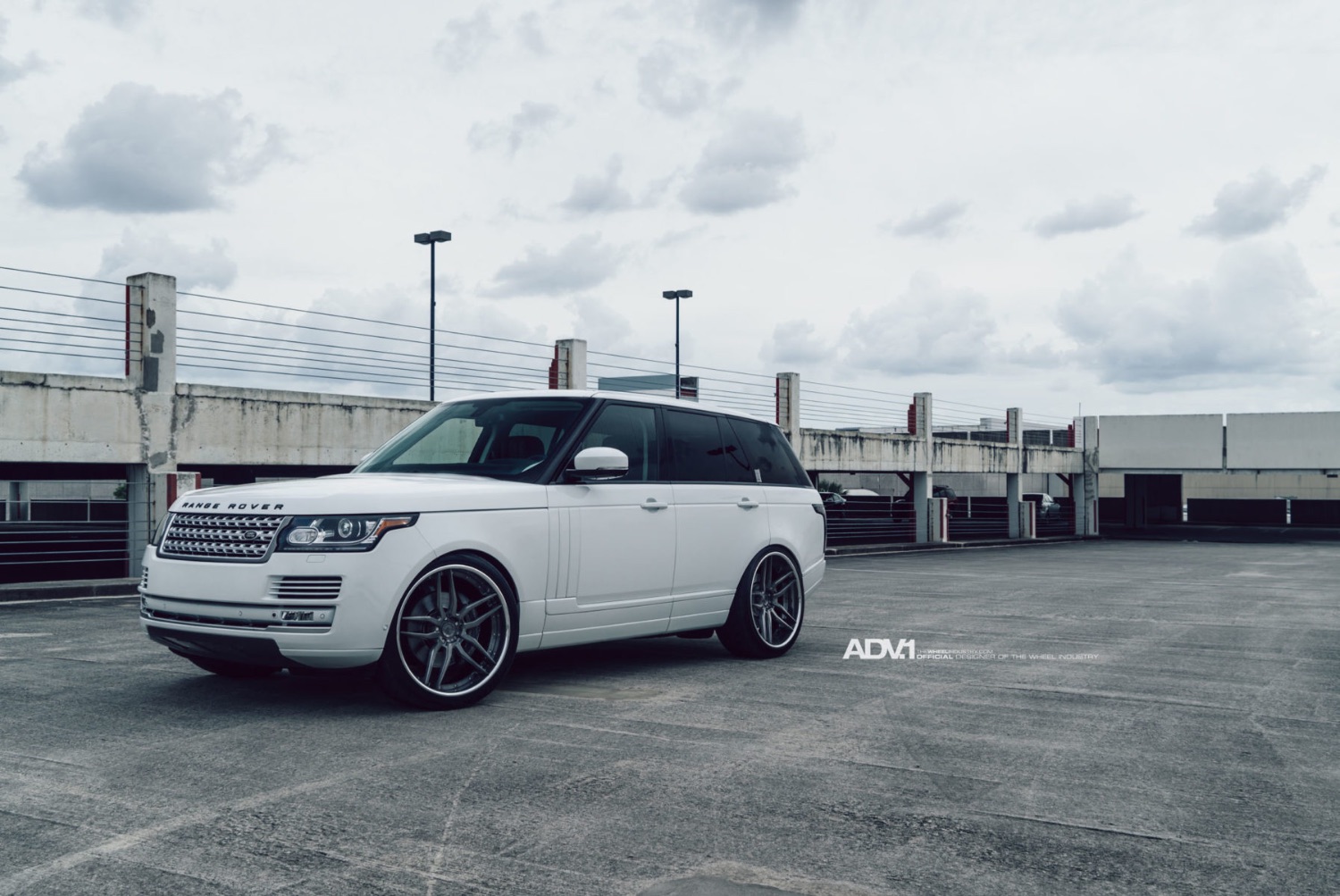 adv1-wheels-range-roverLand-Rover-white-hse-lowered-modified-deep-concave-aftermarket-24-inch-rims-A