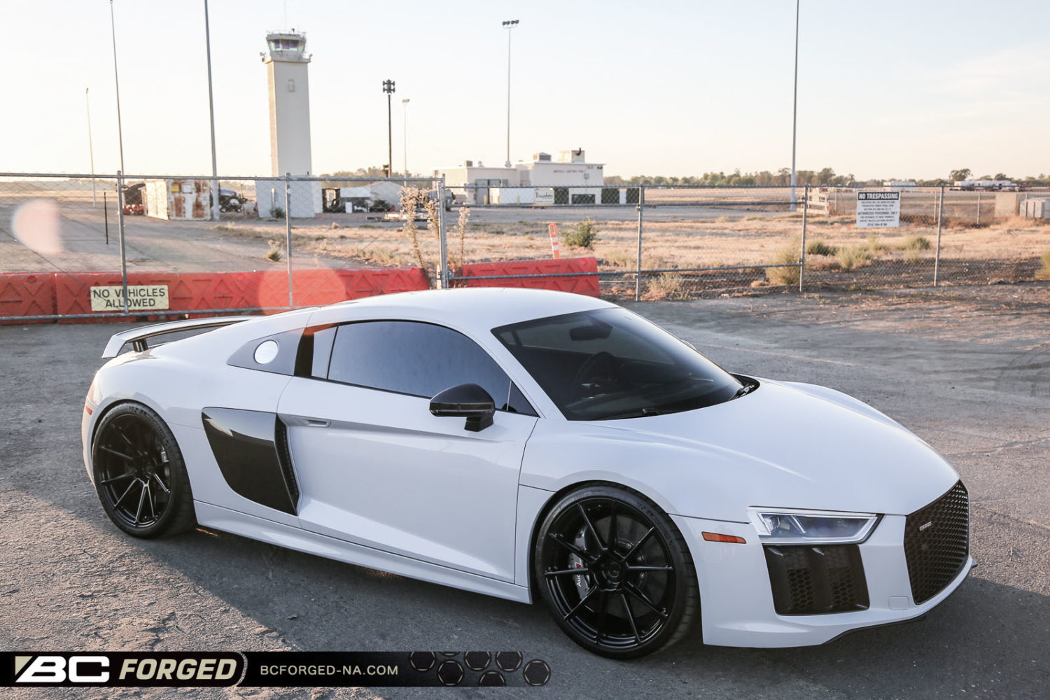 Audi R8 White BC EH182 Wheel Front