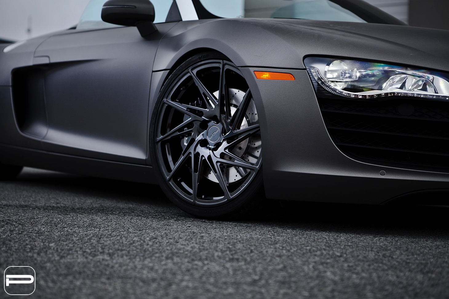 audir8purrs28glossblack3