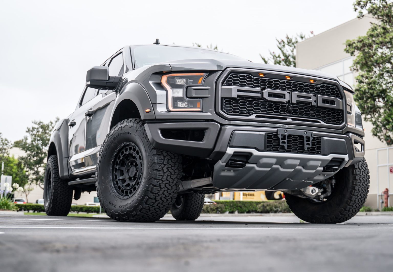 Ford F-150 Raptor Grey Black Rhino Chamber Wheel | Wheel Front