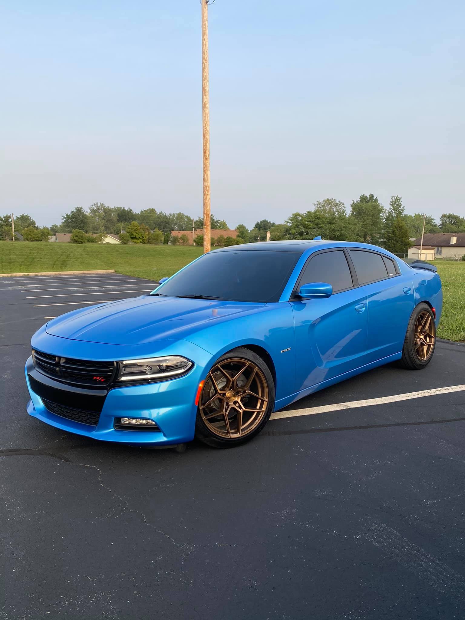 Dodge Charger R/T Blue with Bronze Rohana RFX11 | Wheel Front