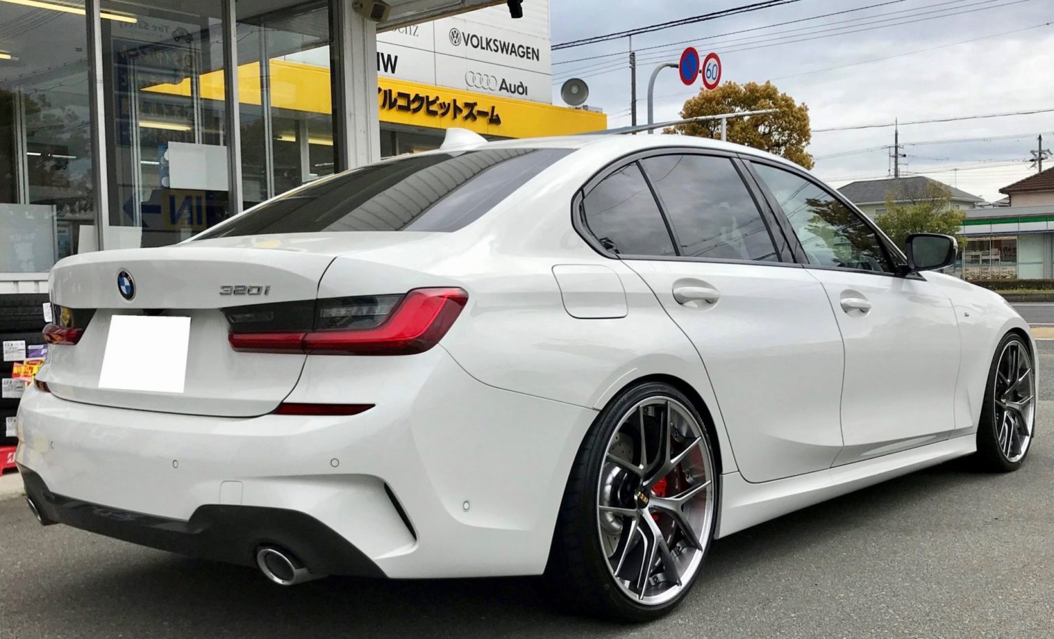 BMW 3 series 320i G20 White BBS RI-S | Wheel Front
