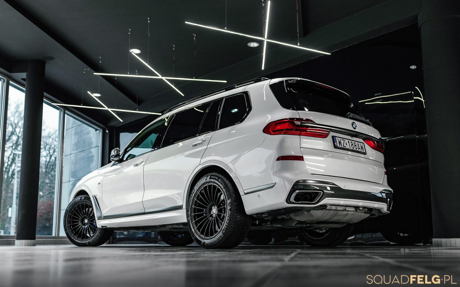 BMW X7 M50i G07 White BC Forged RZ20 | Wheel Front