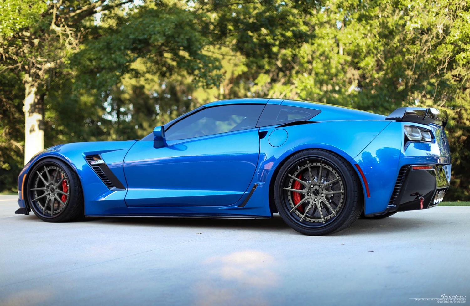 brixton-forged-m53-targa-forged-wheels-blue-corvette-c7-z06-02-1800x1174