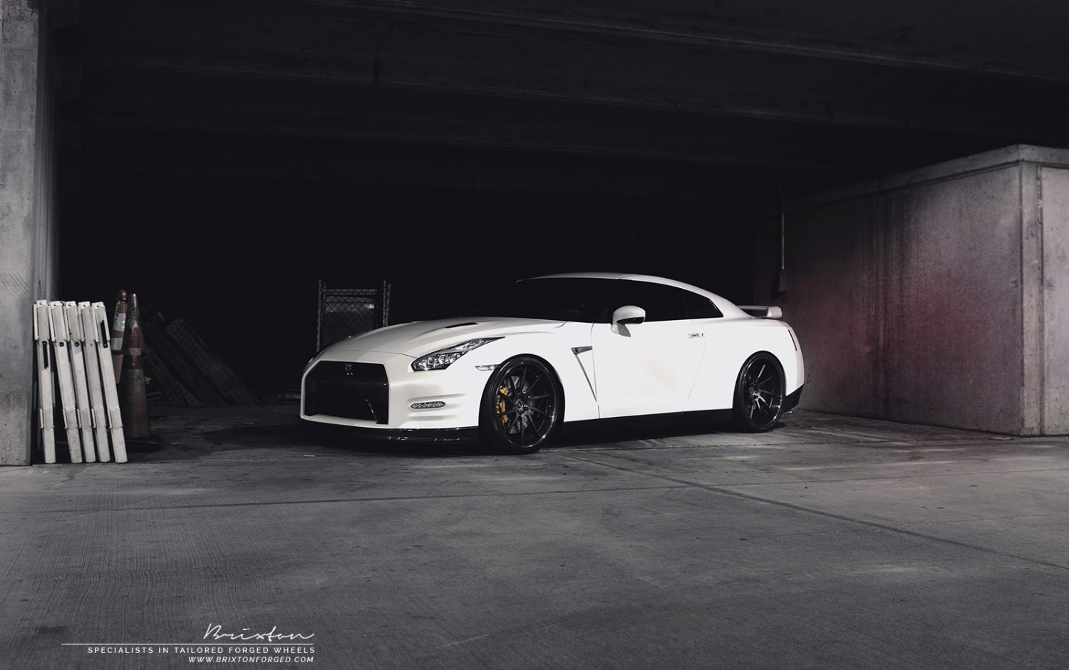 brixton-forged-r10d-monaco-series-21-inch-nissan-r35-gtr-white-inductn-performance-06