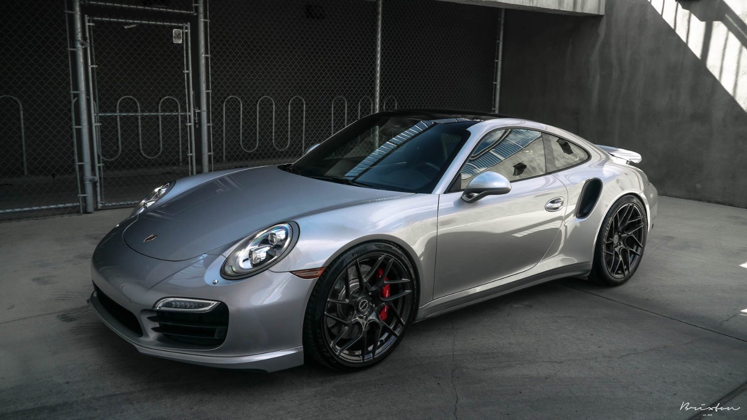 brixton-forged-silver-porsche-991-turbo-s-brixton-forged-cm7-ultrasport-1-piece-concave-forged-wheels-brushed-smoke-black-3-1800x1013